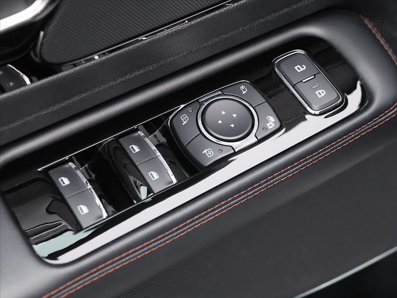Lincoln Aviator 3,0 EvoBoost V6 AWD CZ - fotka 18 z 43