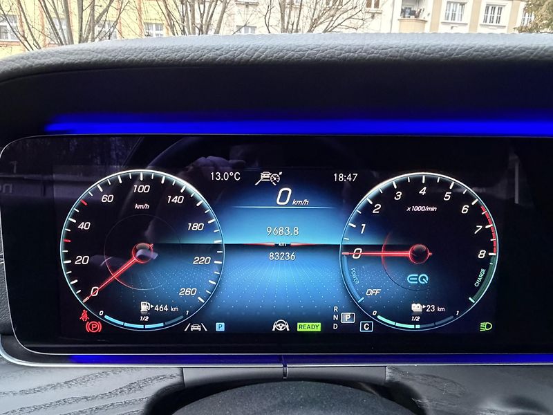 Mercedes-Benz Třídy E (2020) 300E 4MATIC PLUG-IN HYBRID - fotka 24 z 40