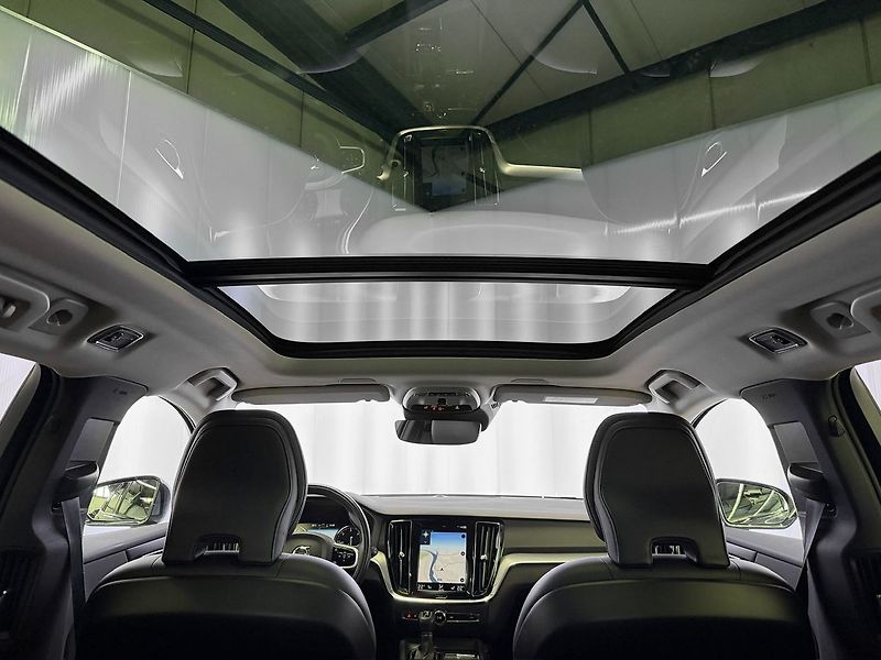 Volvo V60 D4 AWD, WEBASTO, PANORAMA, EL. - fotka 26 z 30