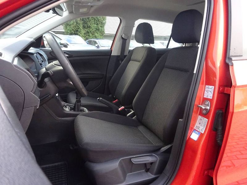 Volkswagen T-Cross (2021) 1,0TSi /70kW Bassis - fotka 20 z 26