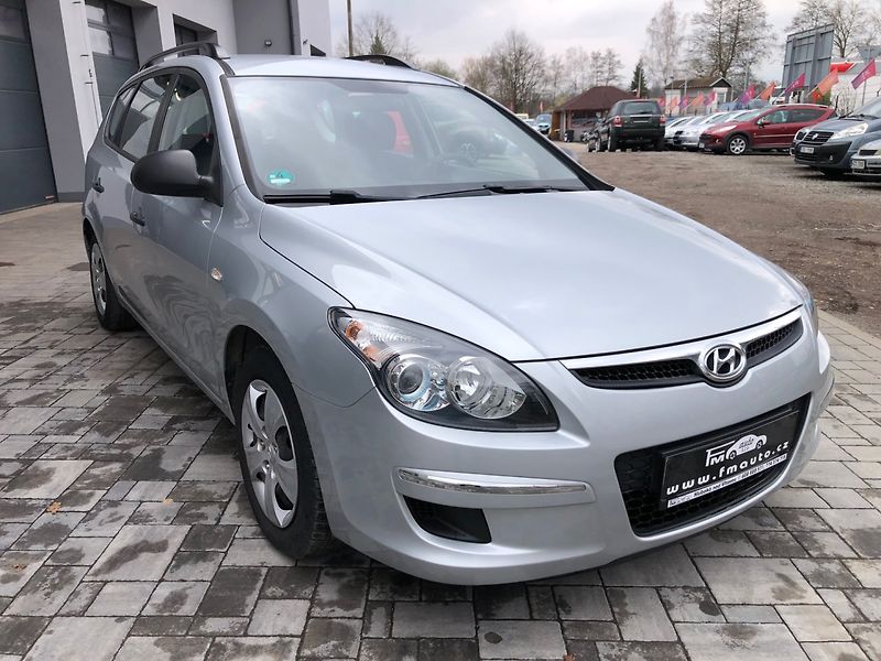 Hyundai i30 (2009) 1.4 16V - fotka 4 z 33