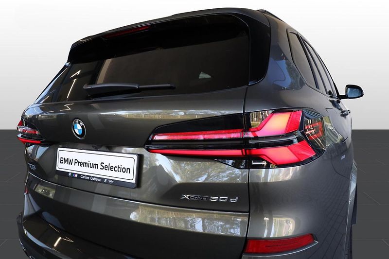 BMW X5 xDrive30d - fotka 26 z 35