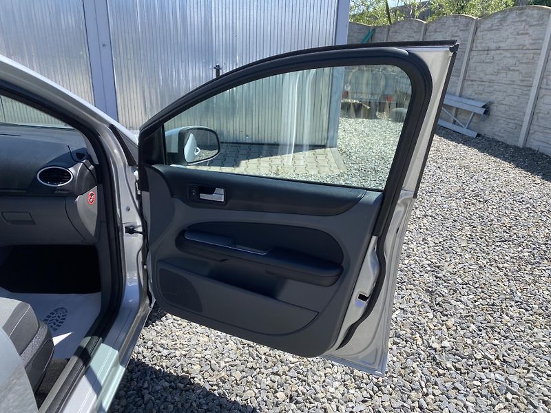 Ford Focus 1.6 TDCi 90PS KOMBI STK  - fotka 122 z 151