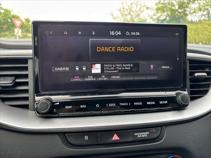 Kia Ceed 1,5 TGDi AT TOP ZÁRUKA ADAPTIV - fotka 23 z 45