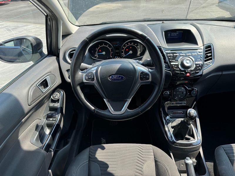 Ford Fiesta (2014) Titanium 1.0 EcoBoost 92kW - fotka 22 z 31