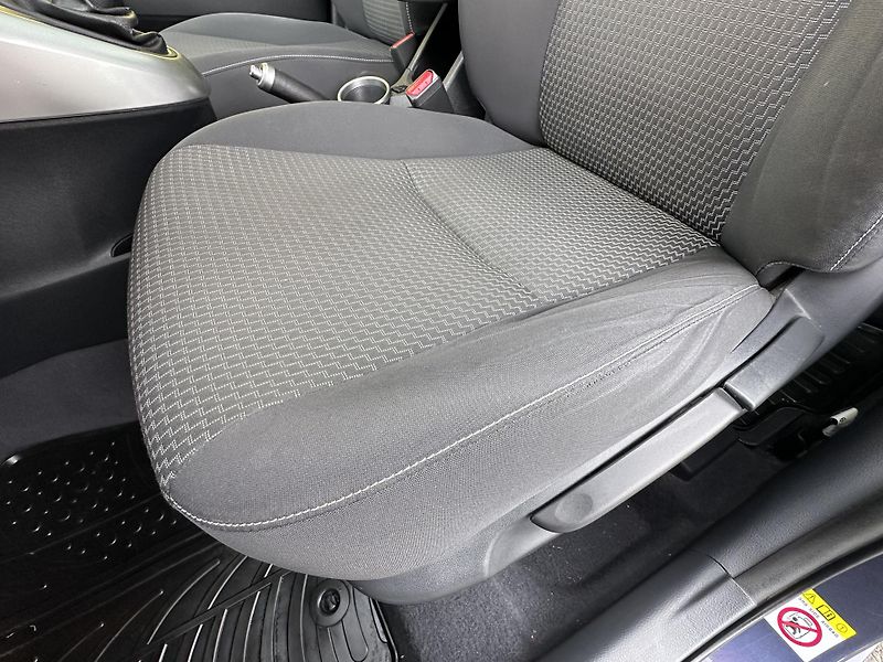 Toyota Verso (2015) 1.6D-4D/82kW * 1.Maj. TZ* PANO - fotka 10 z 35