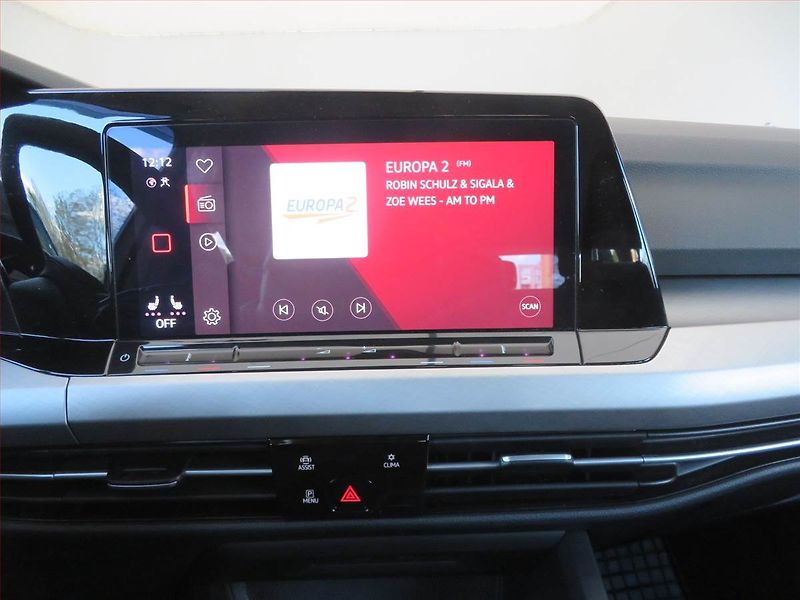 Volkswagen Golf (2021) Life 1.5 eTSI - fotka 12 z 17