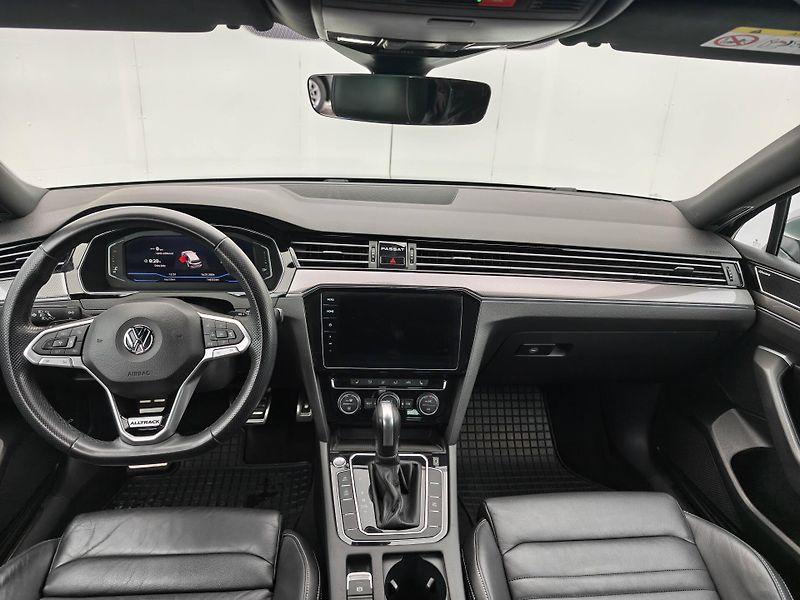 Volkswagen Passat Alltrack 7DSG 4Motion 2,0TSi - fotka 12 z 26