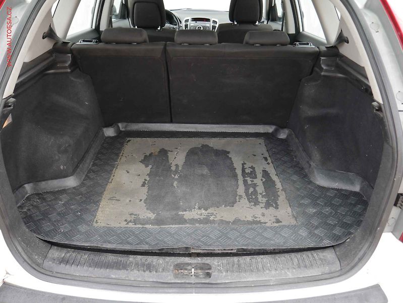 Kia Ceed (2012) 1.6i, servis.kniha, AC - fotka 7 z 15