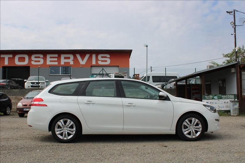 Peugeot 308 1,6 HDi  1.maj.,ČR,73.469km - fotka 4 z 24