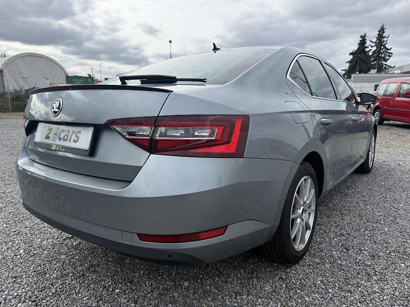 Škoda Superb 1.6TDi STYLE 88kW Navi BiXenon - fotka 5 z 21