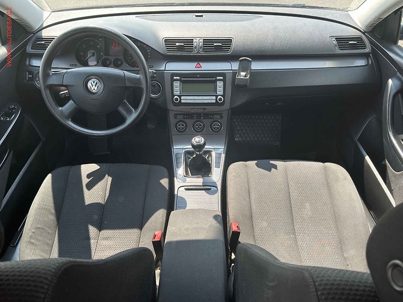 Volkswagen Passat (2008) 2.0TDI, STK6/28 - fotka 8 z 15