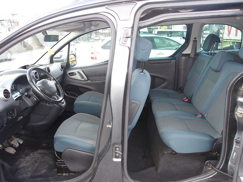 Citroën Berlingo 1,6HDi MULTISPACE 1.MAJITEL !! - fotka 10 z 32