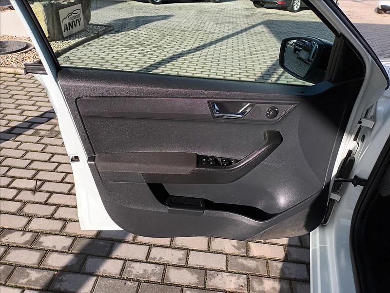 Škoda Fabia 1,2 TSI,81KW,SERVIS,KOLA,VÝHŘE - fotka 21 z 47