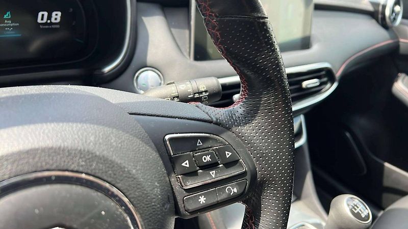 MG HS Emotion 1.5 T-GDI MT6 (119kW)/ - fotka 18 z 37