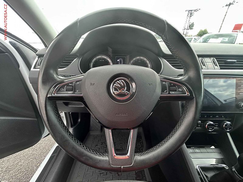 Škoda Octavia (2018) 1.4 TSI, 2.maj,ČR, autoAC - fotka 12 z 19