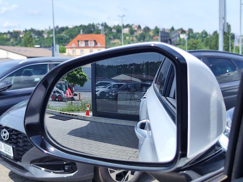 Hyundai Santa Fe 2.2 CRDi/142kW STL PRM PANO - fotka 20 z 41