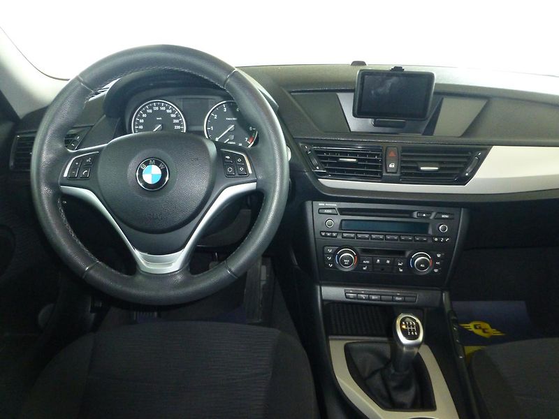 BMW X1 (2014) 2,0D*X-DRIVE**NAVI*ALU**XENONY - fotka 15 z 23