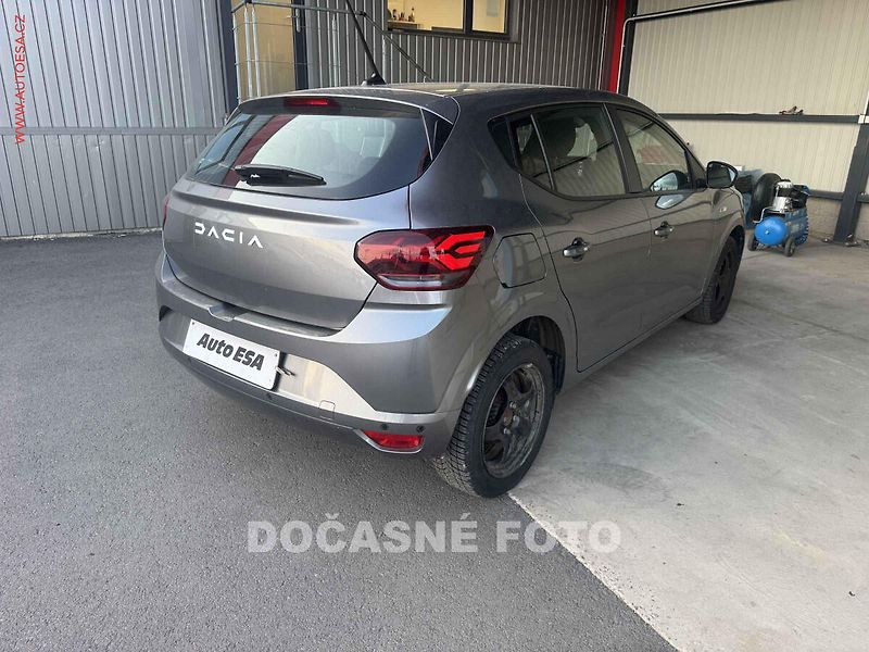 Dacia Sandero (2025) 1.0 Tce, 1.maj,ČR, STK3/29 - fotka 2 z 3