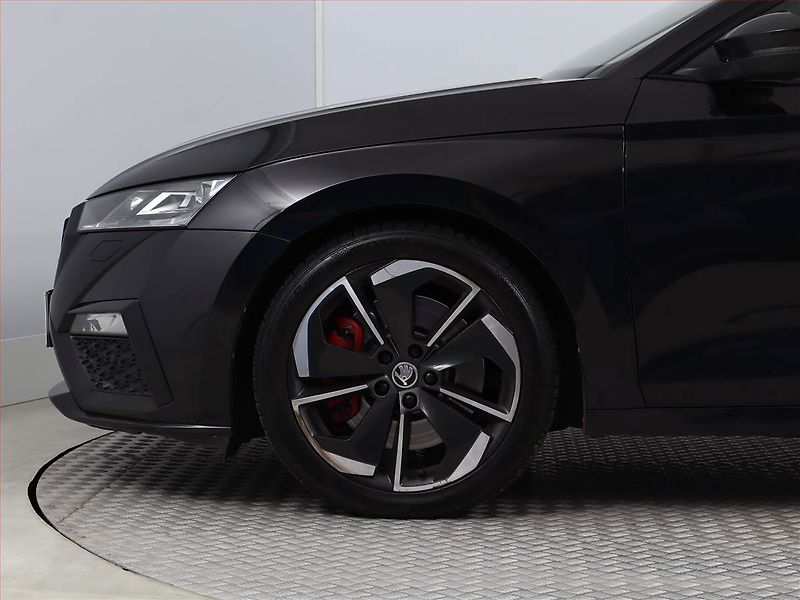 Škoda Octavia (2021) RS 2.0 TSI - fotka 13 z 21