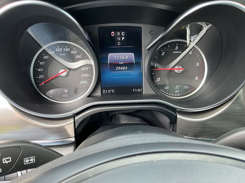 Mercedes-Benz Třídy V 300 d AMG 4MATIC - fotka 12 z 32