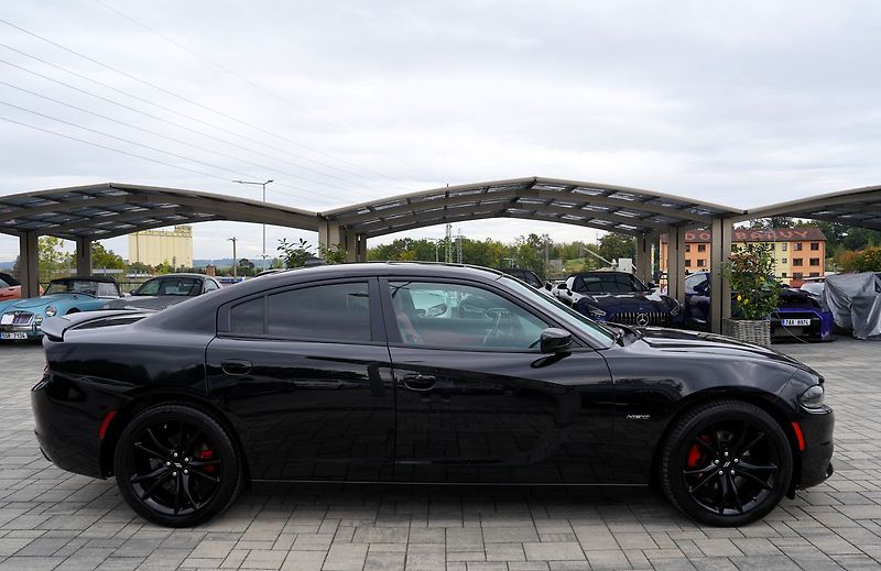 Dodge Charger 5.7 V8 Hemi R/T, kůže/AT/375 P - fotka 7 z 44
