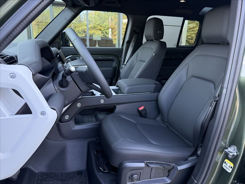 Land Rover Defender (2026) 3,0 S D200 - fotka 11 z 23