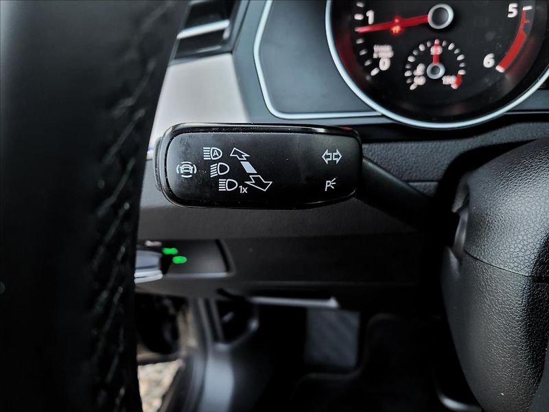Volkswagen Passat 2,0 zálohováno - fotka 21 z 48