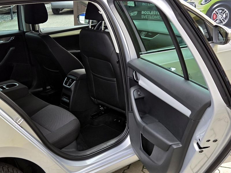 Škoda Octavia 1,2TSi DSG SERV.ŠKODA - fotka 21 z 47