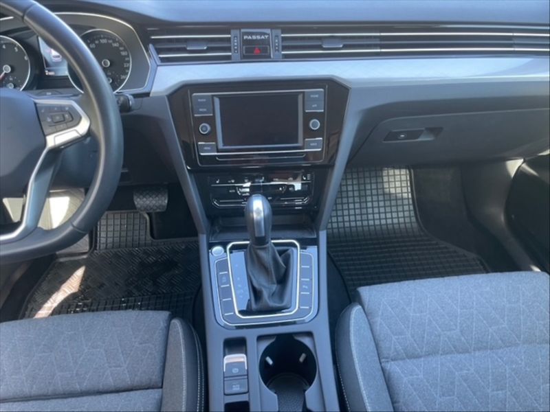 Volkswagen Passat 1,5 TSI Business AT - fotka 10 z 11