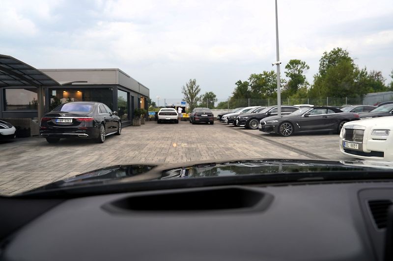 BMW Řada 5 M550i xDrive/Lasery,HUD/530PS - fotka 43 z 44