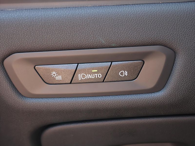 BMW X5 3,0 xDrive30d Mpacket - fotka 19 z 42