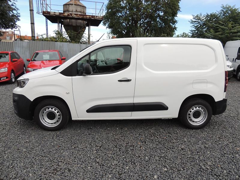 Peugeot Partner (2021) 1.2i,81kw,ČR,1majitel,59000km - fotka 8 z 46