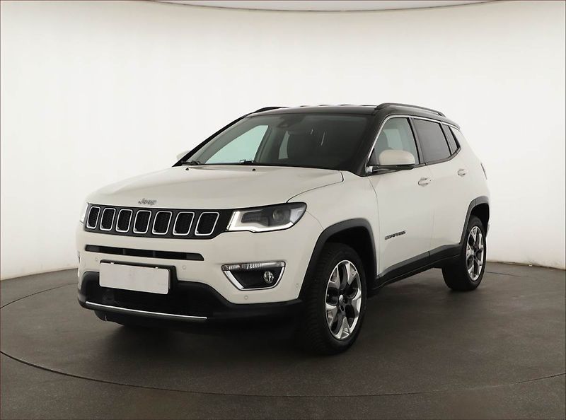 Jeep Compass (2019) 1.4 MultiAir, 4X4, Automat - fotka 2 z 16