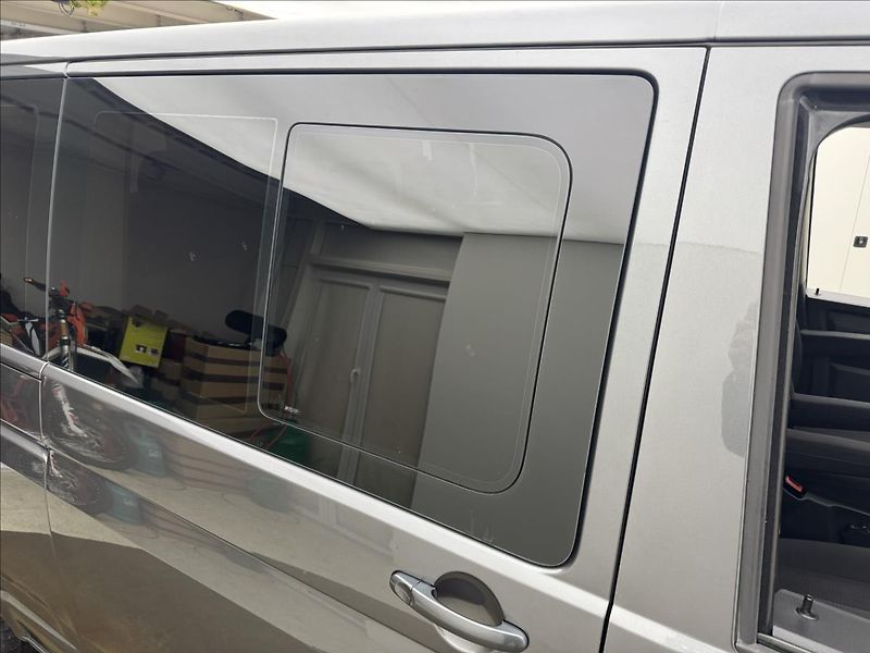 Volkswagen Caravelle 2,0 110kW DSG NZTOP LONG TZ - fotka 30 z 39