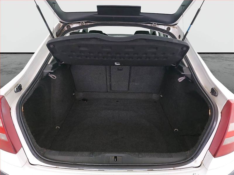 Škoda Octavia (2008) 1.9 TDI, po STK, pěkný stav - fotka 10 z 11