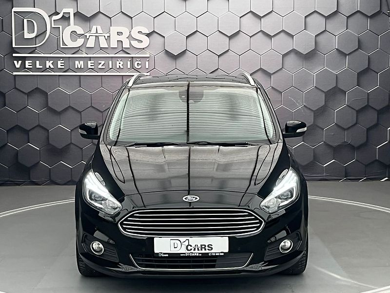 Ford S-MAX 2.0 EB Titanium manuál 7 míst - fotka 6 z 63