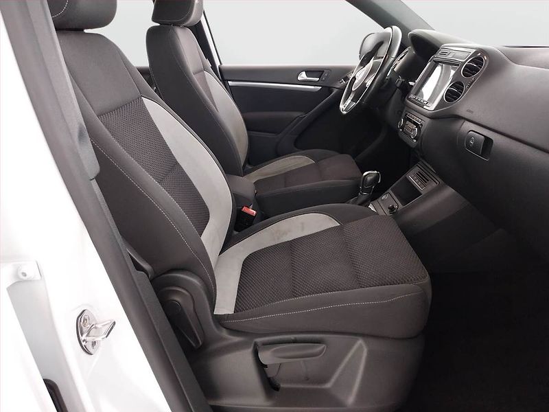 Volkswagen Tiguan (2014) R-Line 2.0 TDI, 4X4, Automat - fotka 9 z 24