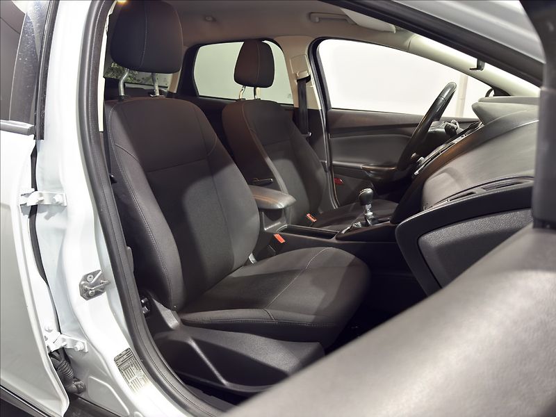 Ford Focus 0,9   EB VÝHŘEV ČIDLA ALU STK - fotka 22 z 27