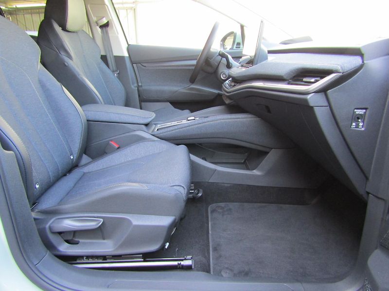 Škoda Elroq (2025) Selection 60 63 kWh 150 kW 1° - fotka 21 z 30