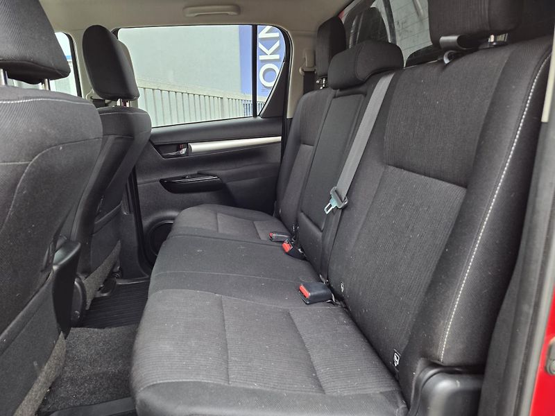 Toyota Hilux 2.4-NEJETÉ V TERÉNU-TOP STAV - fotka 6 z 10