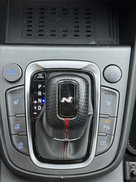 Hyundai Kona 1,6 T-GDi 145kW DCT N-Line 4WD - fotka 18 z 25