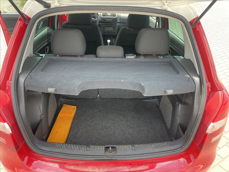 Škoda Fabia 1,6 i 77kw Sportline Klimatron - fotka 9 z 40