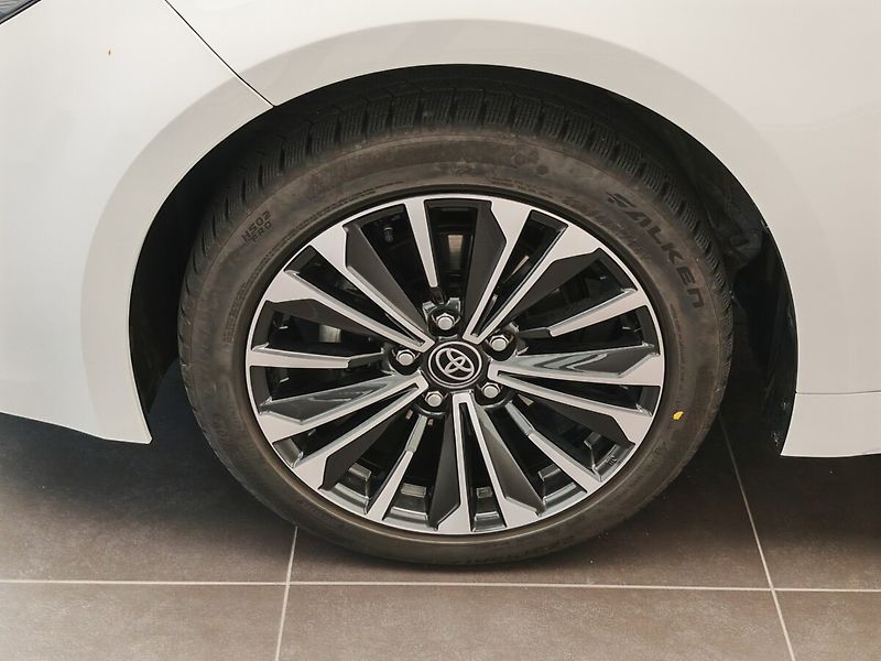 Toyota Corolla 1.8 Hybrid e-CVT Touring Sport - fotka 9 z 40
