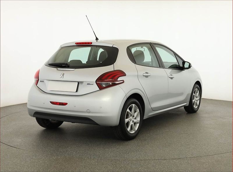 Peugeot 208 (2016) 1.2 PureTech, Serv.kniha - fotka 5 z 16