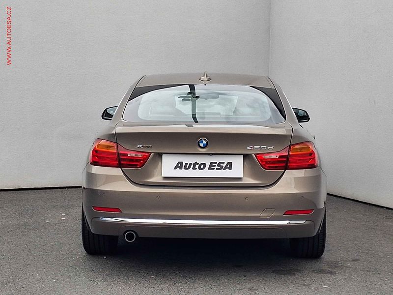 BMW Řada 4 (2014) 2.0D xD, ČR, AT, headUP - fotka 5 z 20