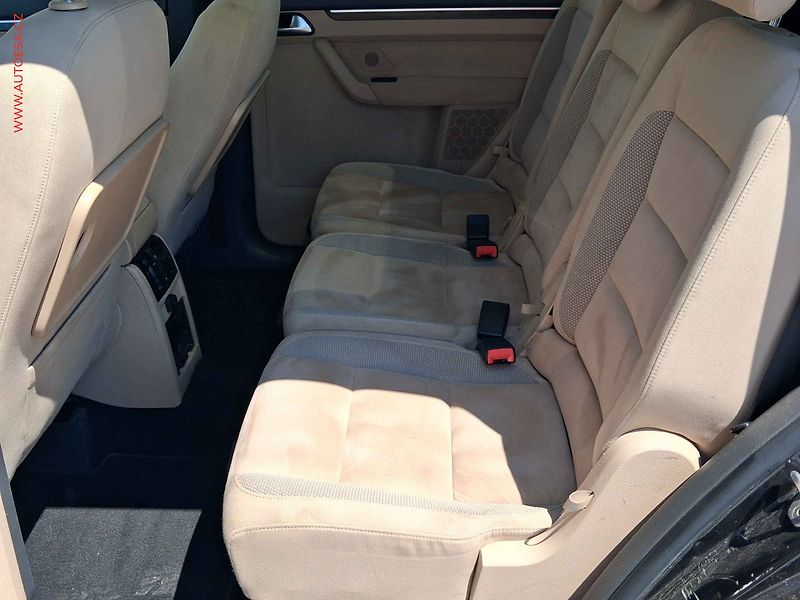Volkswagen Touran (2014) 2.0 TDi, DSG, bixen, panor - fotka 10 z 23