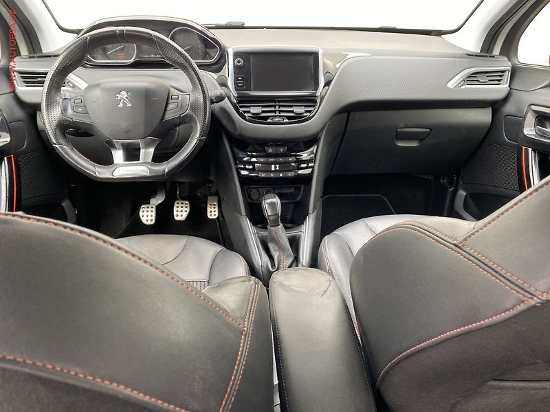 Peugeot 208 (2017) 1.2PT, Roland Garros, panor - fotka 8 z 17