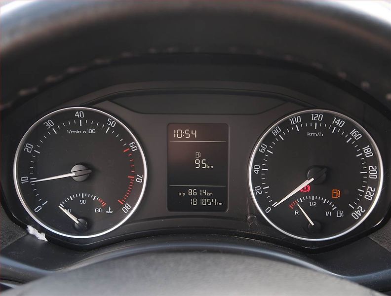 Škoda Octavia (2011) 1.6, ČR,1.maj, Serv.kniha - fotka 11 z 15