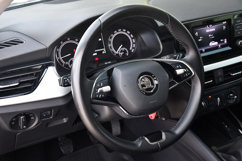 Škoda Scala 1.5TSi ČR 1M - fotka 16 z 37